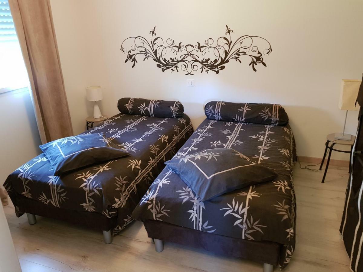 Gite Le Petit Pied-A-Terre La Chapelle-Saint-Sauveur  エクステリア 写真