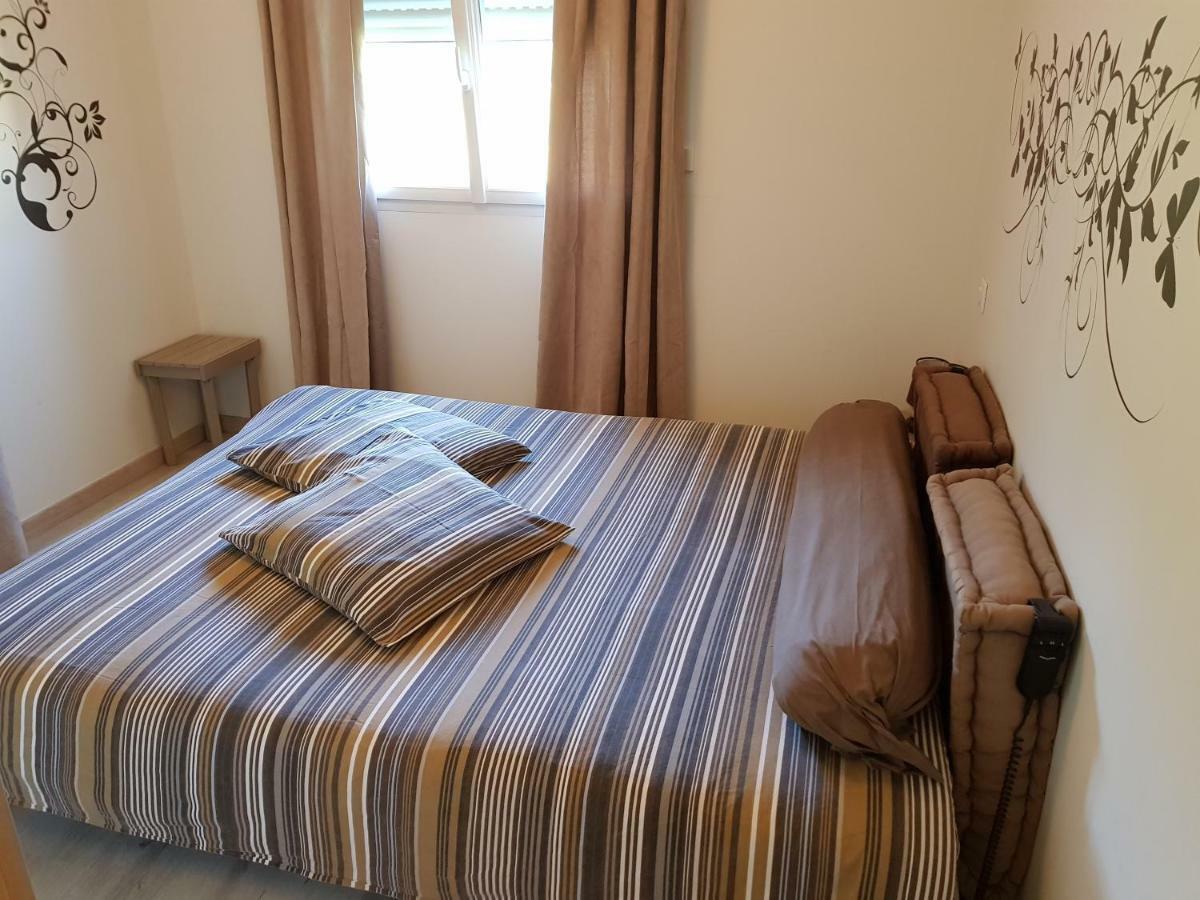 Gite Le Petit Pied-A-Terre La Chapelle-Saint-Sauveur  エクステリア 写真
